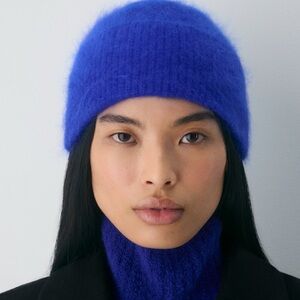NWT Aritzia Brushed Cashmere Cuffed Beanie Hat in Ablaze Blue